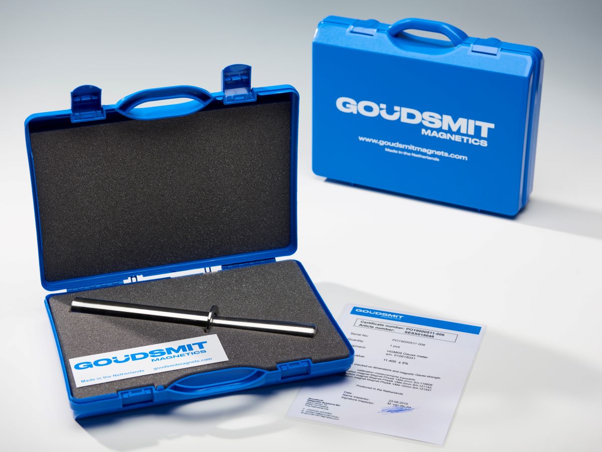 Magnetic inspection rod in suitcase | Goudsmit Magnetics