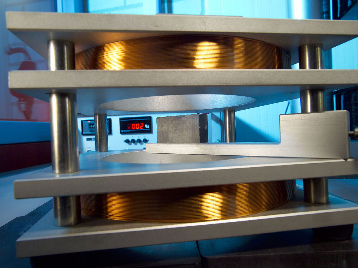 Helmholtz coil - 3D measurement of magnet polarization | Goudsmit Magnetics