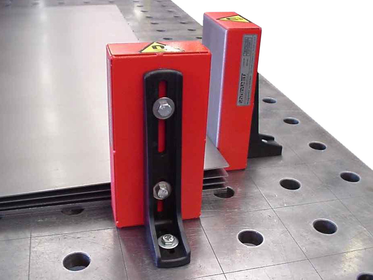 Séparateurs de tôles magnétiques pour la séparation de tôles empilées | Goudsmit Magnetics