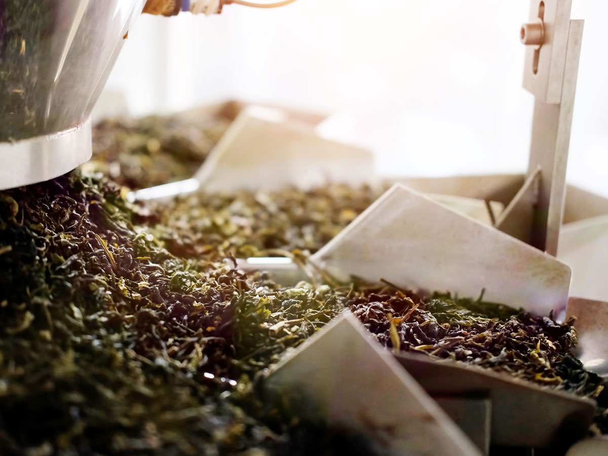 Los imanes evitan que las partículas de metal lleguen a las hierbas o al te en las plantas de producción de especias | Goudsmit Magnetics