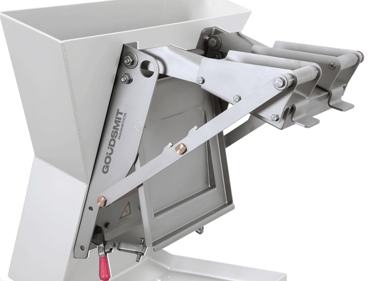 Chute magnet - plate magnet with mounting system | Goudsmit Magnetics